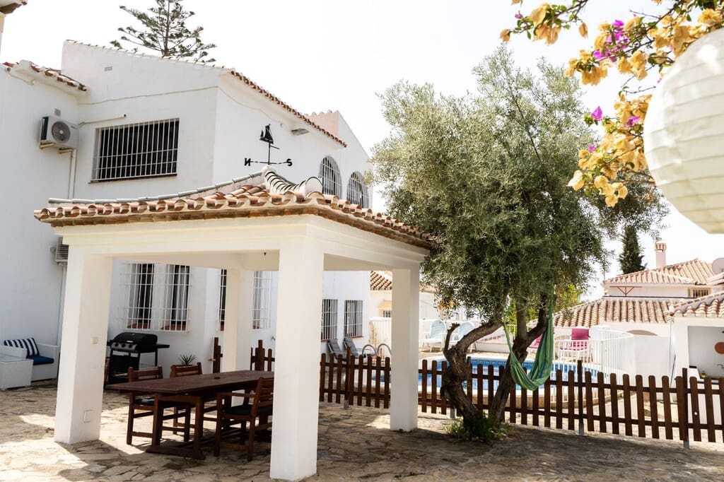4 sovrum Villa att hyra i Maro med pool - 2 150 € (Ref: 9974985)