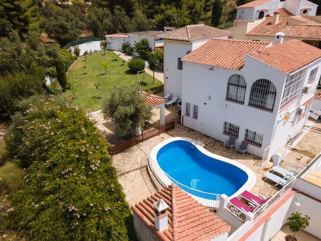 4 soverom Villa til leie i Maro, Nerja med svømmebasseng - € 2 150 (Ref: 9974985)