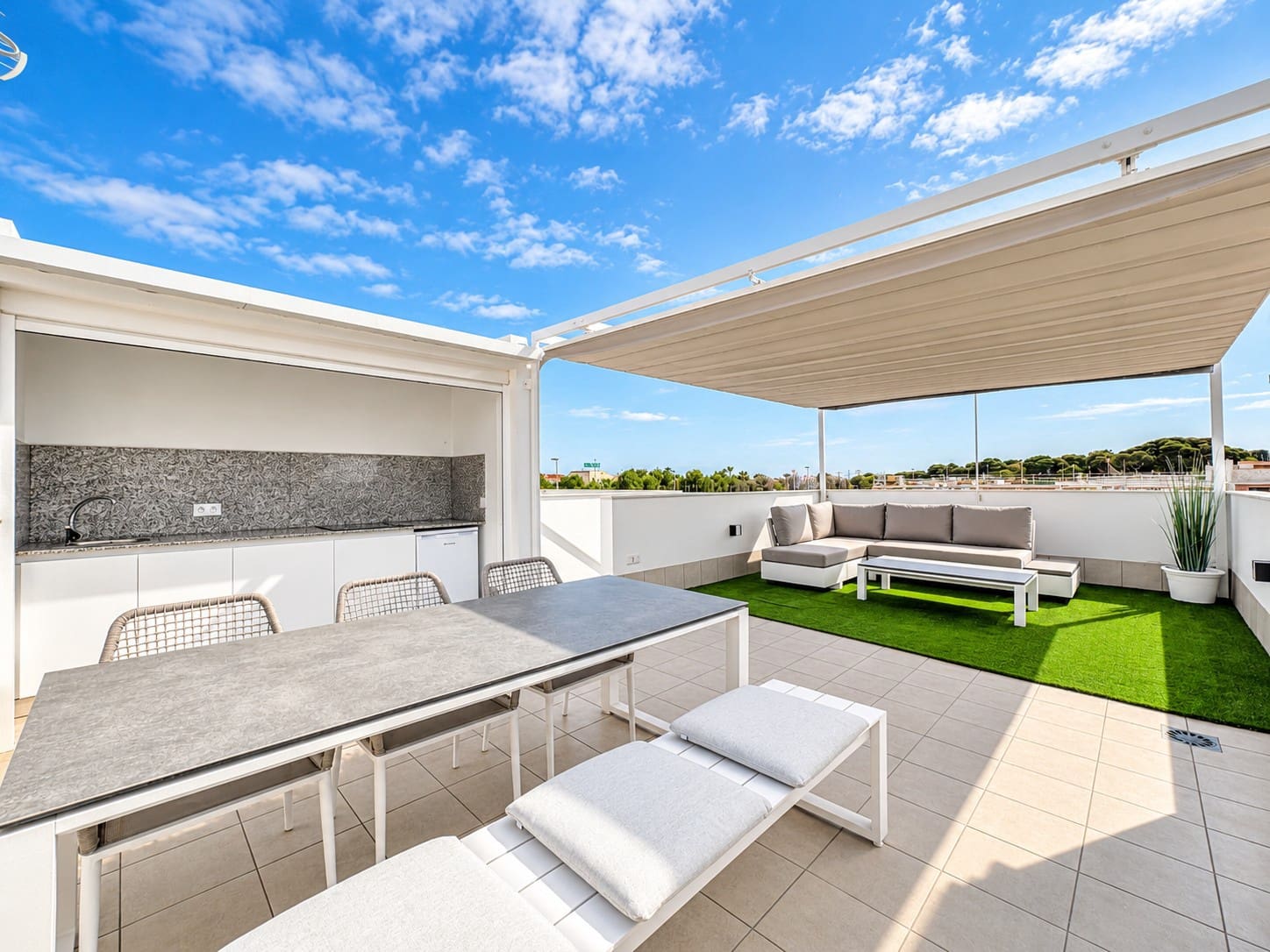 Chalet de 3 habitaciones en San Pedro del Pinatar en venta con piscina - 425.000 € (Ref: 10163395)