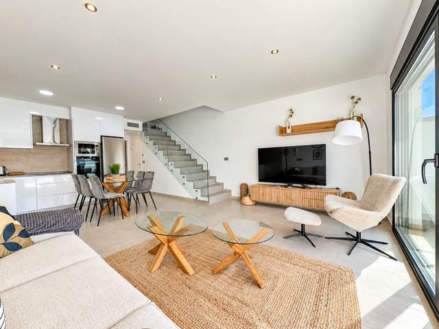 3 quarto Moradia para venda em San Pedro del Pinatar ciudad, San Pedro del Pinatar com piscina - 425 000 € (Ref: 10163395)