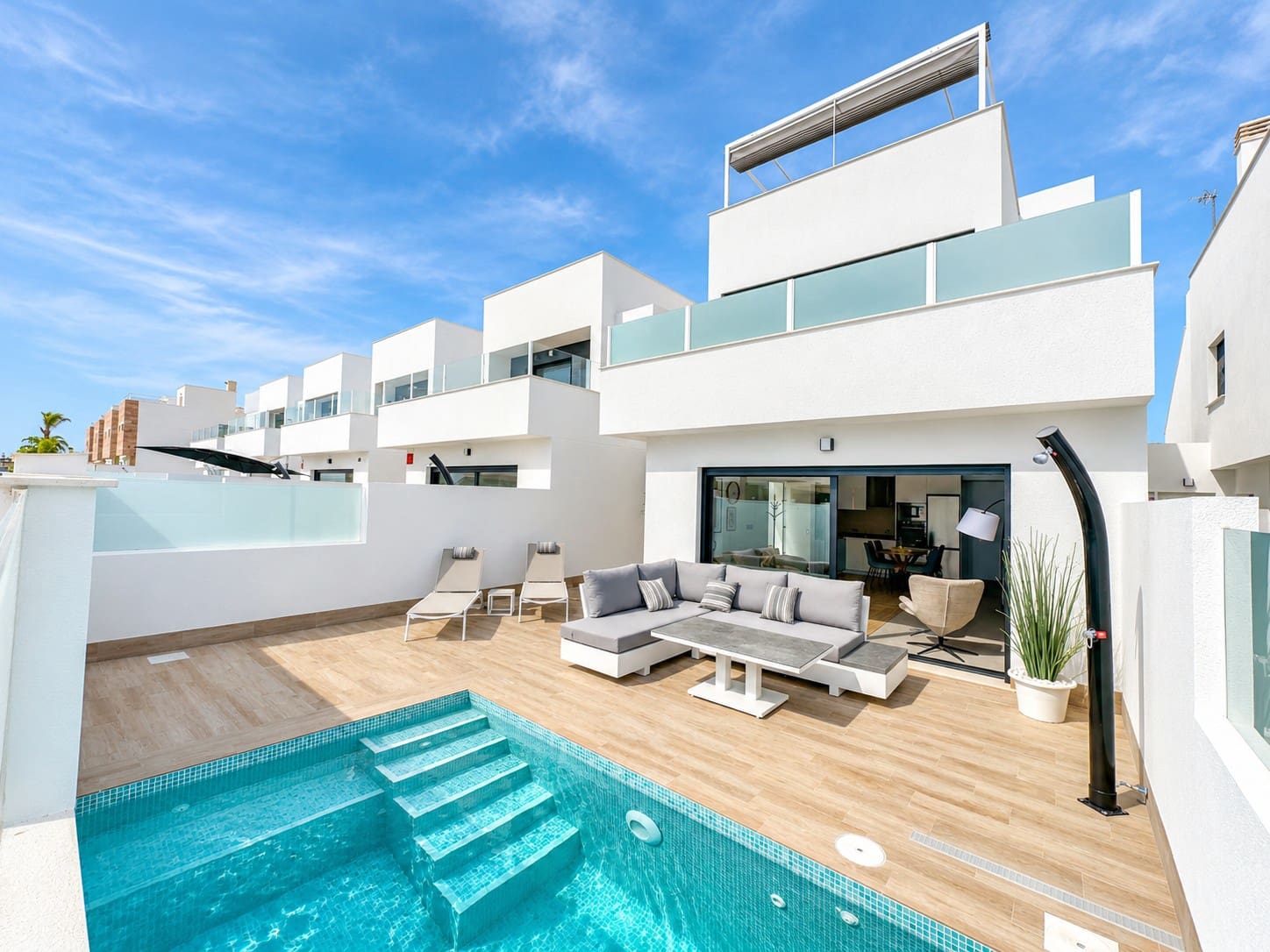 Chalet de 3 habitaciones en San Pedro del Pinatar en venta con piscina - 425.000 € (Ref: 10163395)