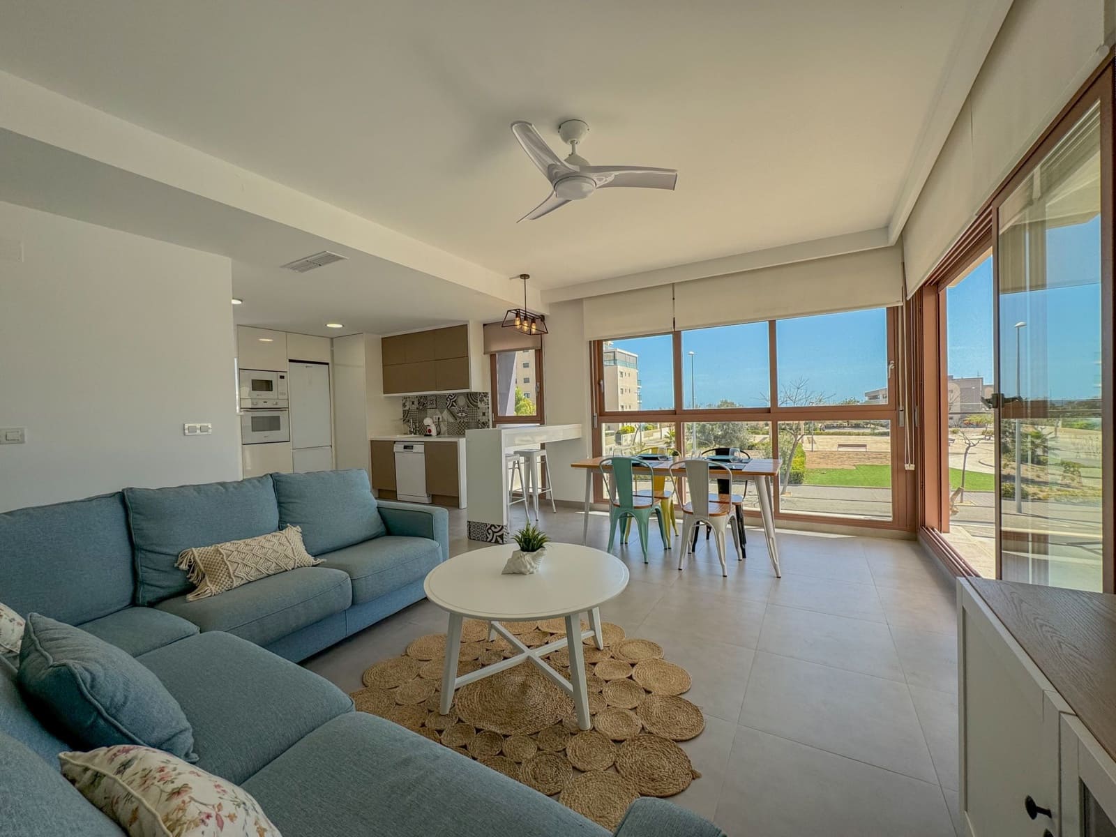2 bedroom Beach Apartment for rent in Pilar de la Horadada with pool - € 1,000 (Ref: 7358249)