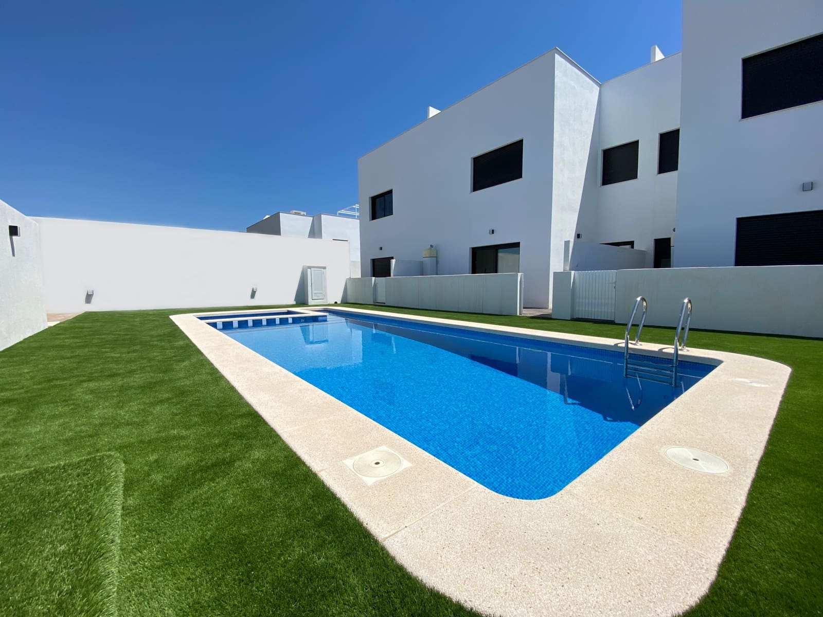 2 bedroom Apartment for rent in San Pedro del Pinatar with pool - € 900 (Ref: 7444386)