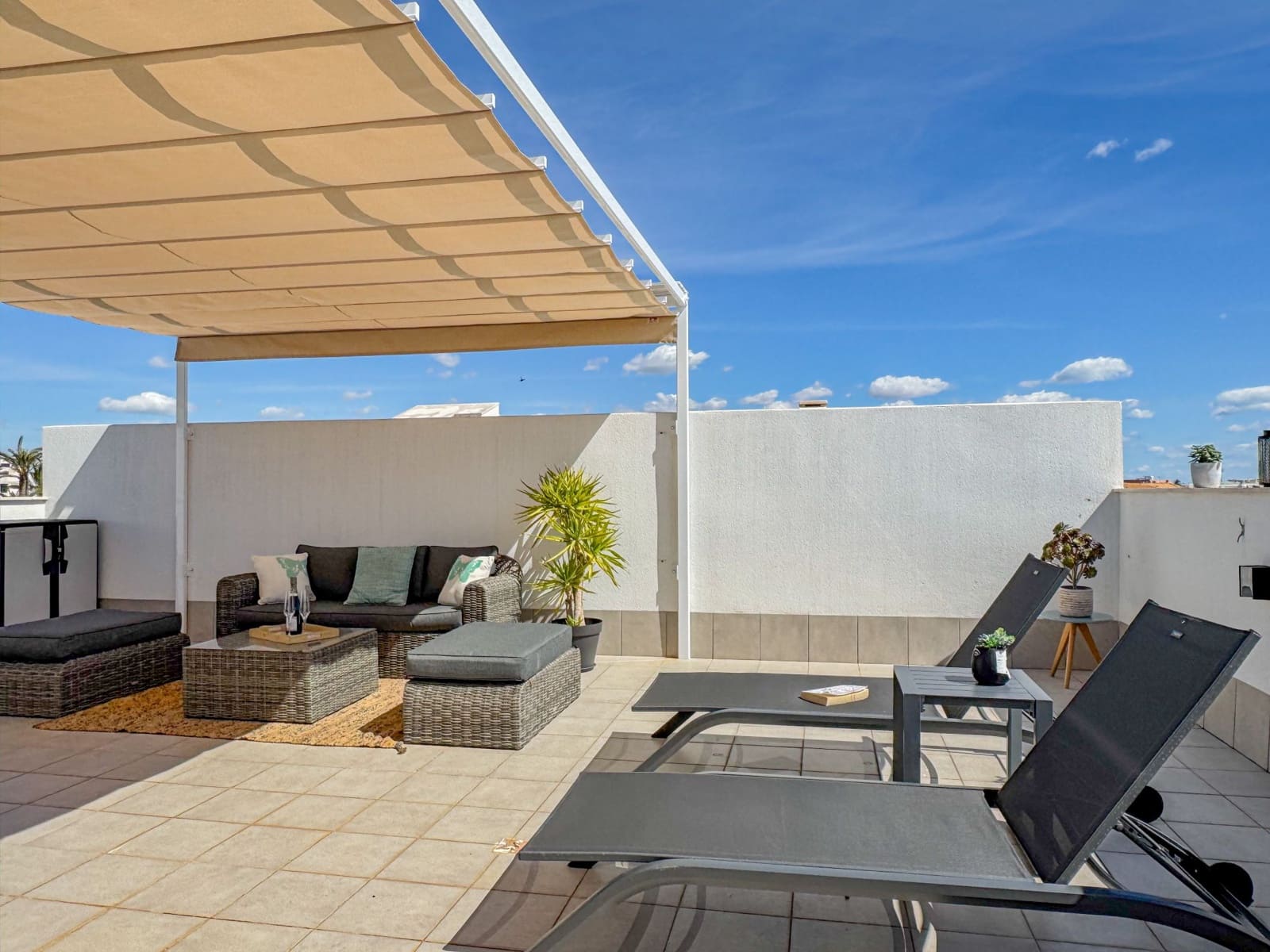 2 bedroom Apartment for rent in San Pedro del Pinatar with pool - € 900 (Ref: 7444386)