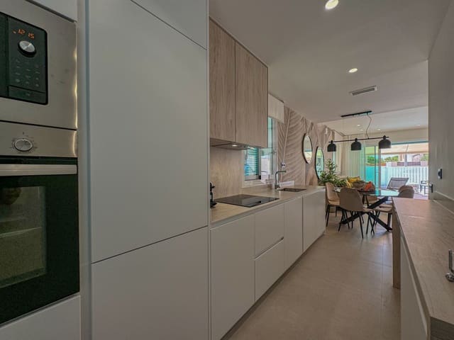 3 soverom Kjedet enebolig til salgs i Pilar de la Horadada med svømmebasseng - € 2 100 (Ref: 9057274)