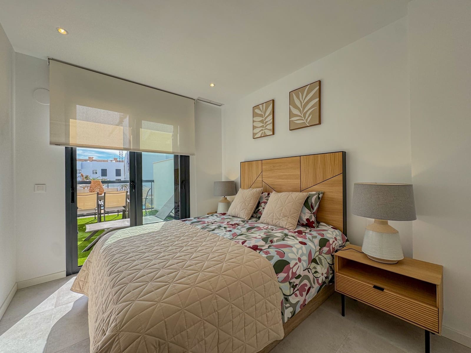 2 sypialnia Apartament przy plaży do wynajęcia w Pilar de la Horadada z basenem garażem - 1 200 € (Ref: 9278601)