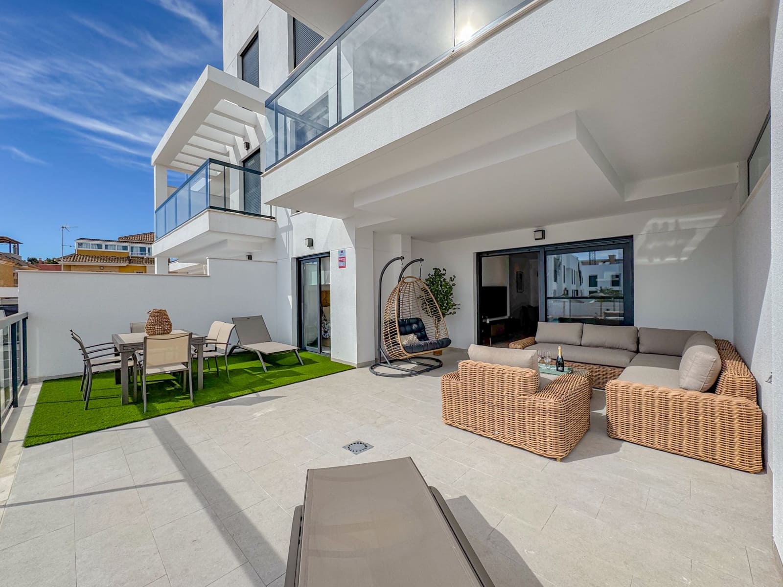 2 sypialnia Apartament przy plaży do wynajęcia w Pilar de la Horadada z basenem garażem - 1 200 € (Ref: 9278601)