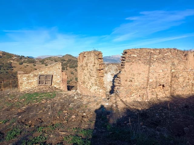 Finca/Herregård til salgs i Casabermeja - € 220 000 (Ref: 8002974)