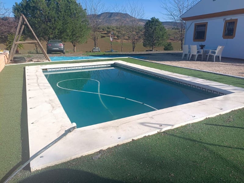2 soveværelse Finca/Landehus til salg i Casabermeja med swimmingpool - € 240.000 (Ref: 8113759)
