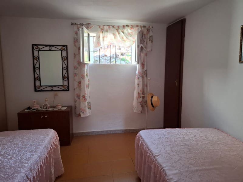 6 soveværelse Byhus til salg i Casabermeja - € 390.000 (Ref: 8727805)