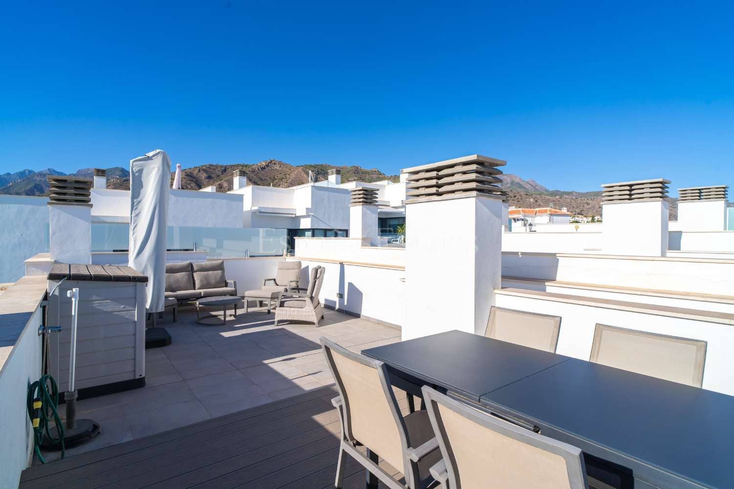 2 camera da letto Villetta a Schiera in vendita in Nerja con piscina garage - 649.000 € (Rif: 10042489)