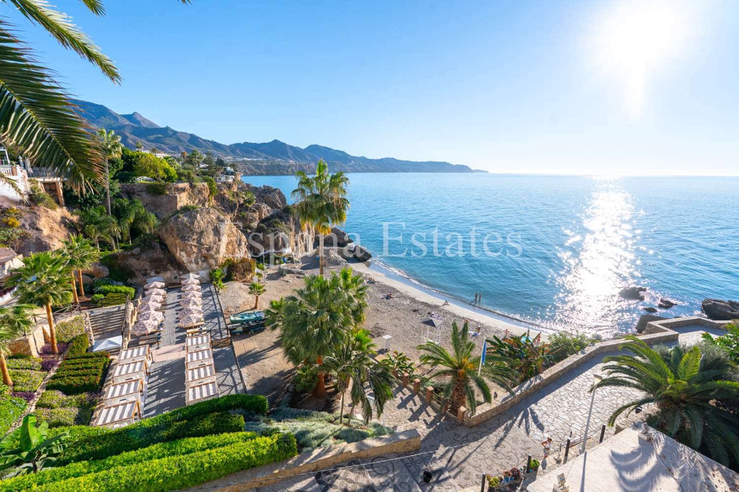 2 camera da letto Villetta a Schiera in vendita in Nerja con piscina garage - 649.000 € (Rif: 10042489)