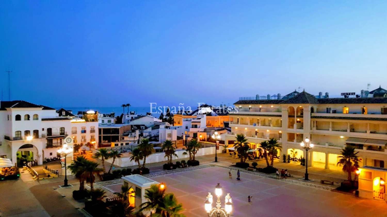 2 camera da letto Villetta a Schiera in vendita in Nerja con piscina garage - 649.000 € (Rif: 10042489)