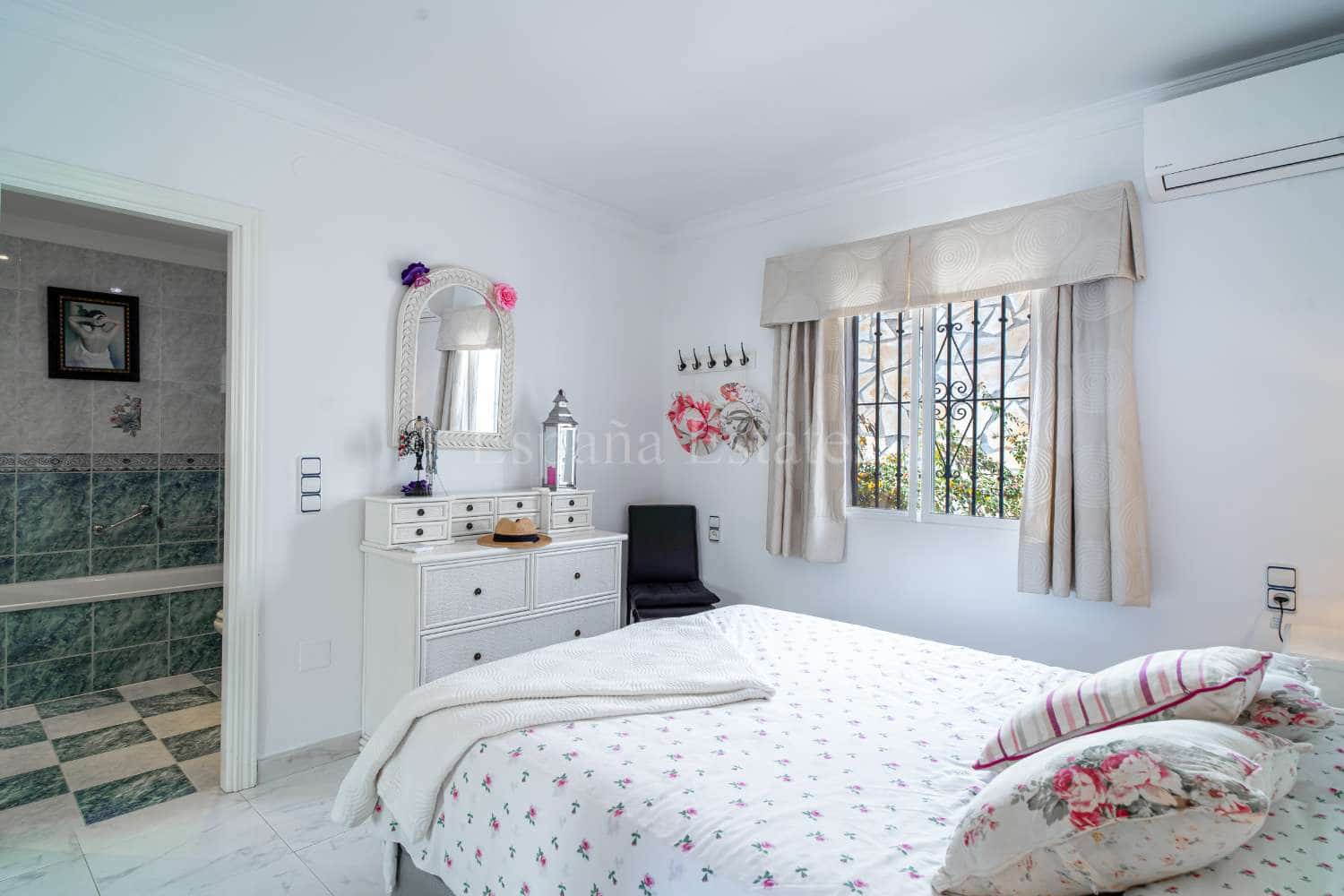 2 slaapkamer Strandappartement te koop in El Penoncillo met zwembad - € 330.000 (Ref: 10085490)
