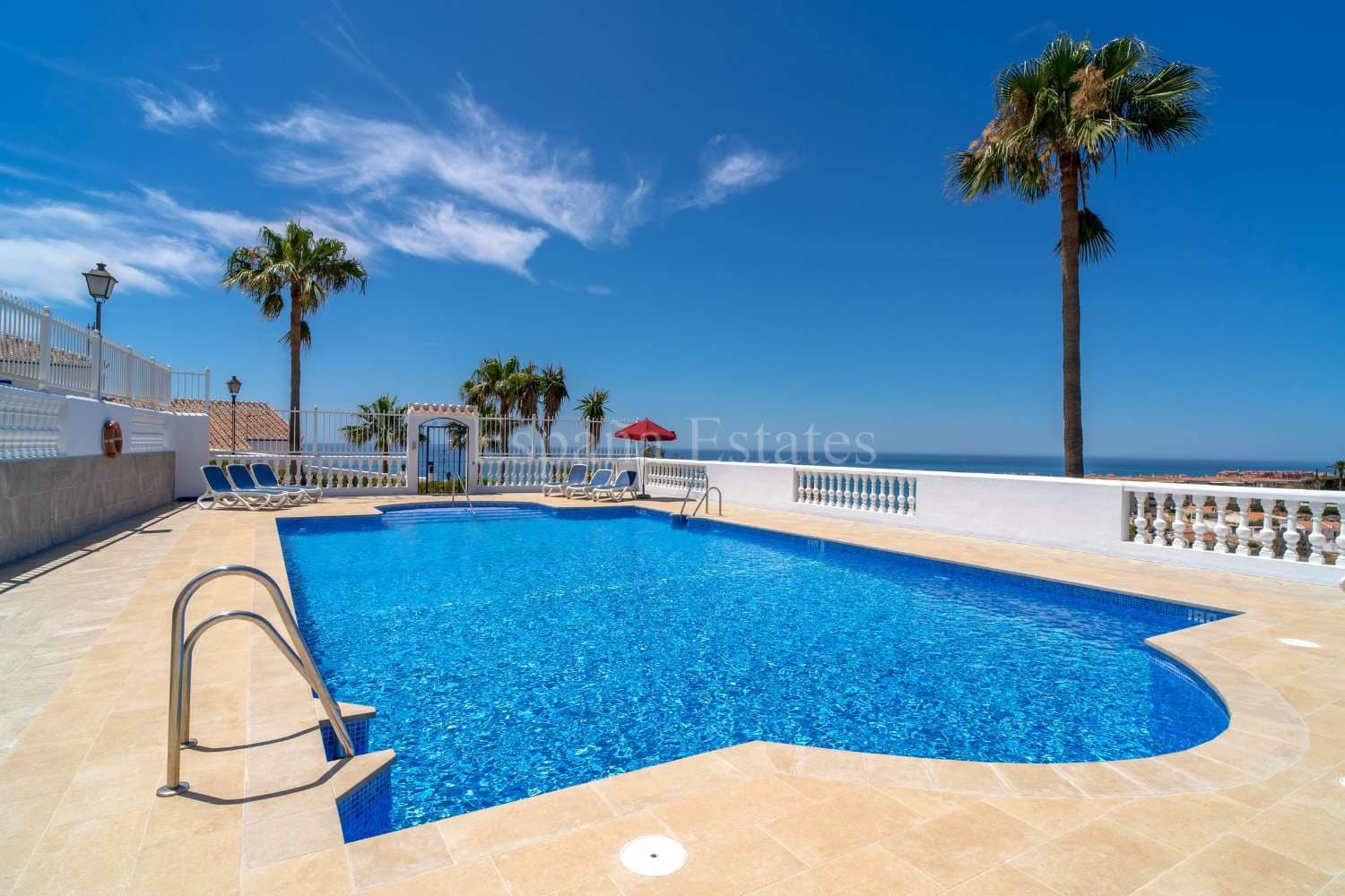2 slaapkamer Strandappartement te koop in El Penoncillo met zwembad - € 330.000 (Ref: 10085490)