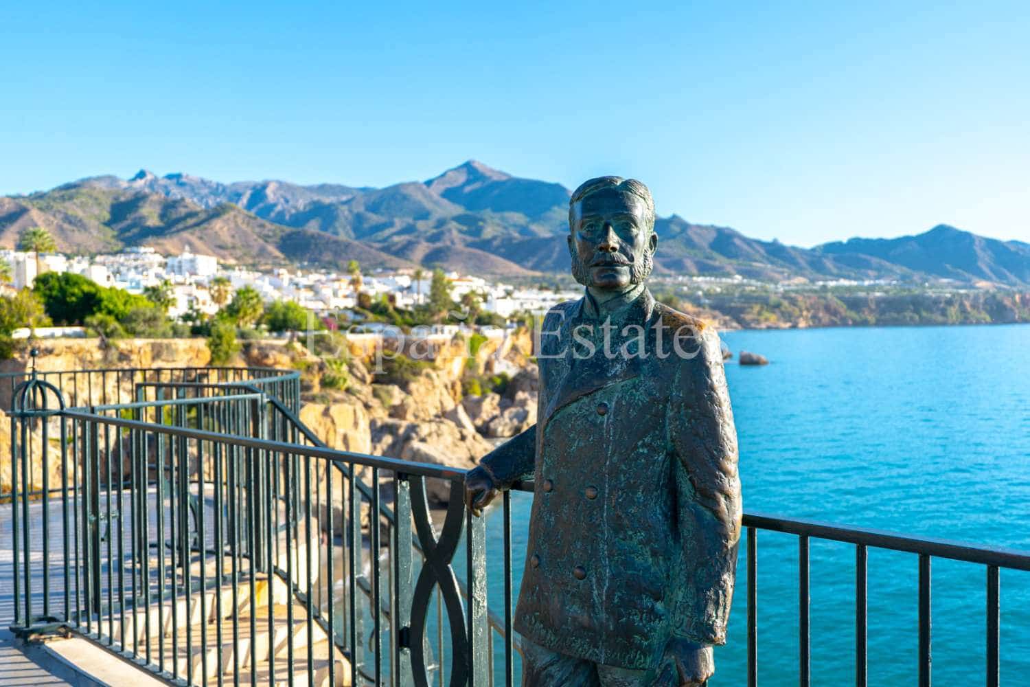 2 soverom Rekkehus til salgs i Nerja med svømmebasseng garasje - € 524 000 (Ref: 10166085)