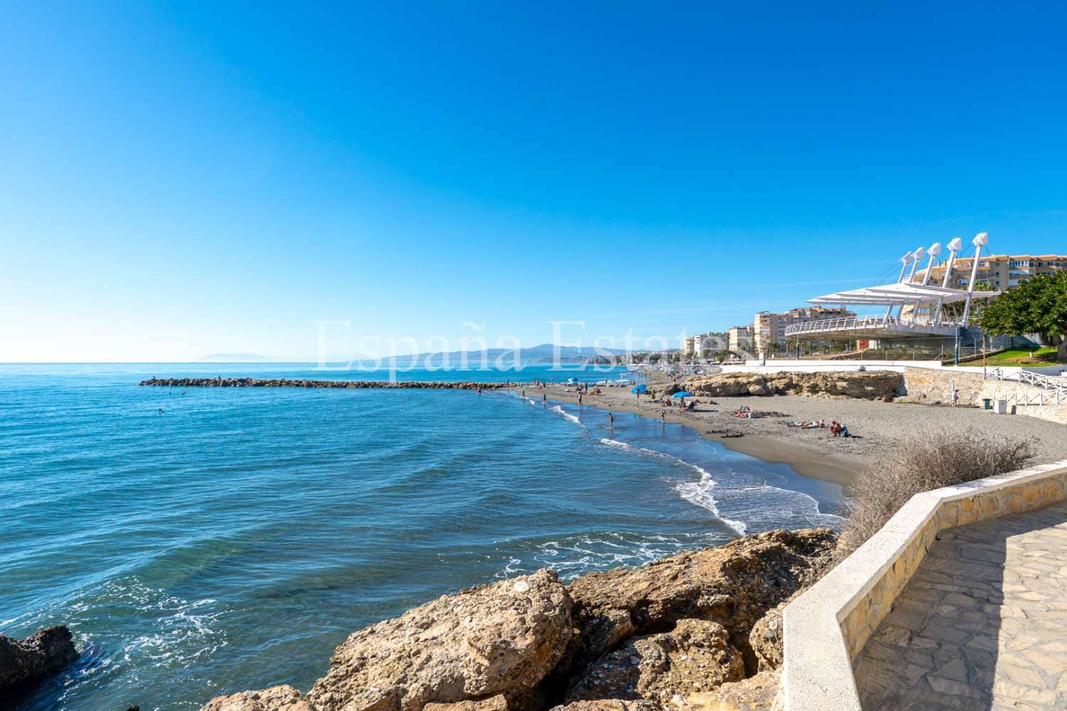 2 soveværelse Strandlejlighed til salg i Torrox Park med swimmingpool garage - € 235.000 (Ref: 9042007)