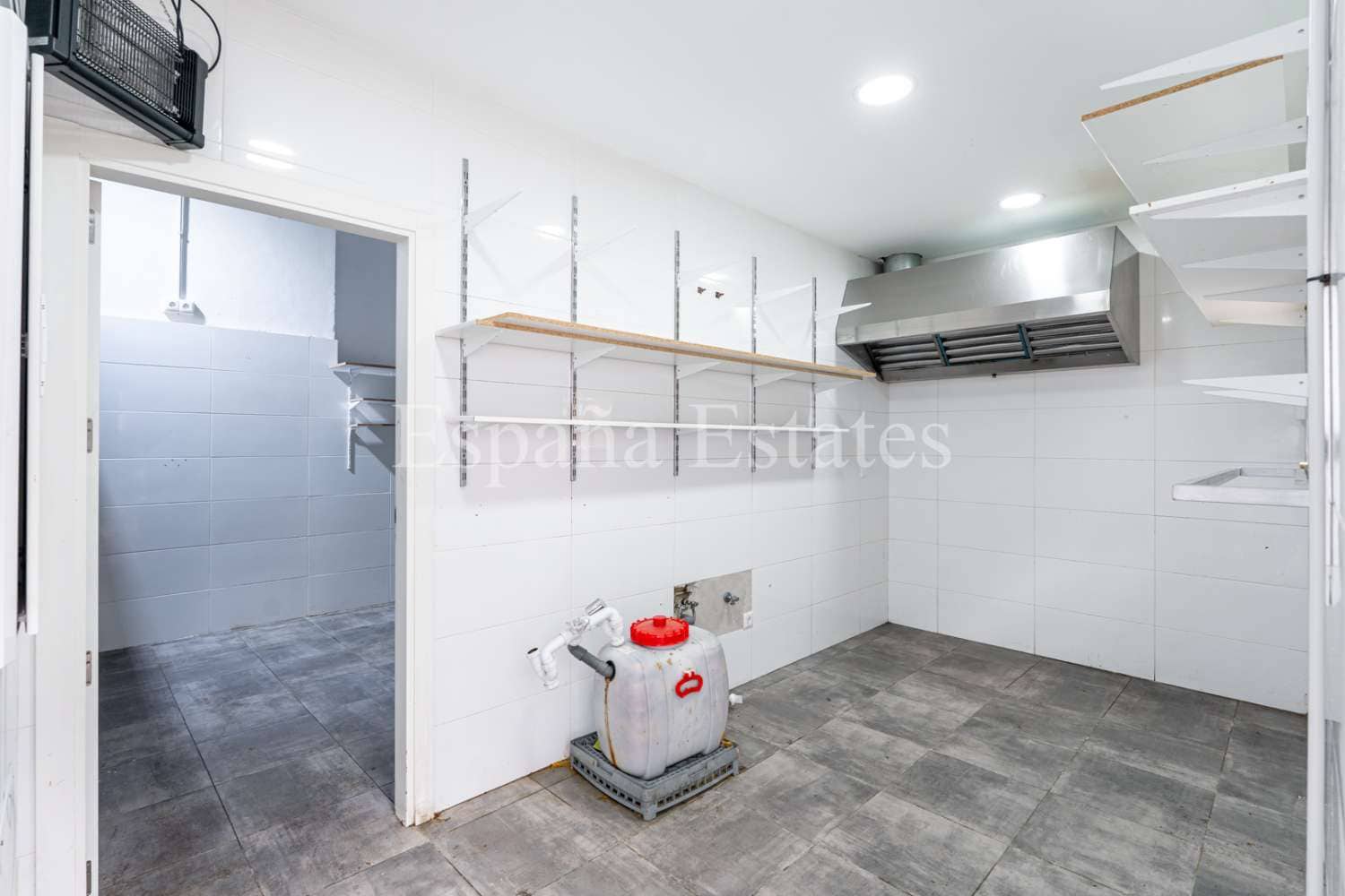 Erhverv til salg i Nerja - € 750.000 (Ref: 9102716)