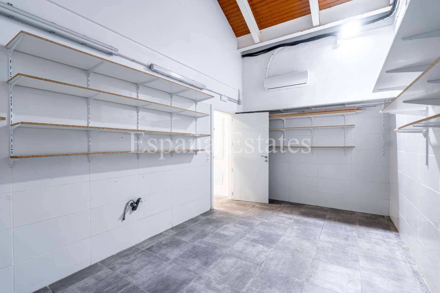 Erhverv til salg i Nerja - € 750.000 (Ref: 9102716)