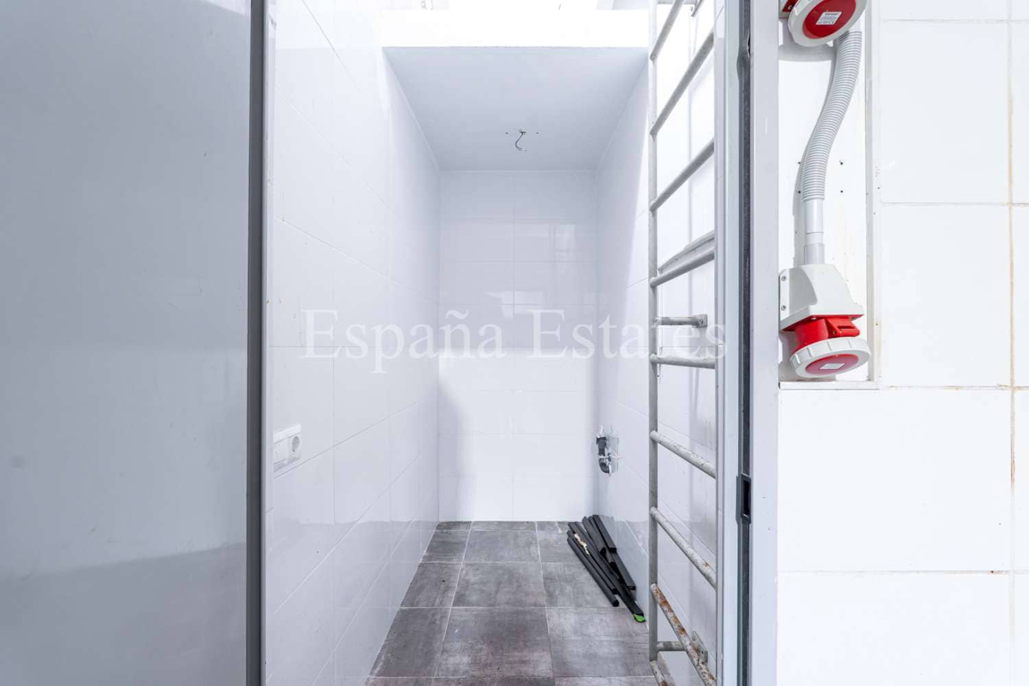 Erhverv til salg i Nerja - € 750.000 (Ref: 9102716)