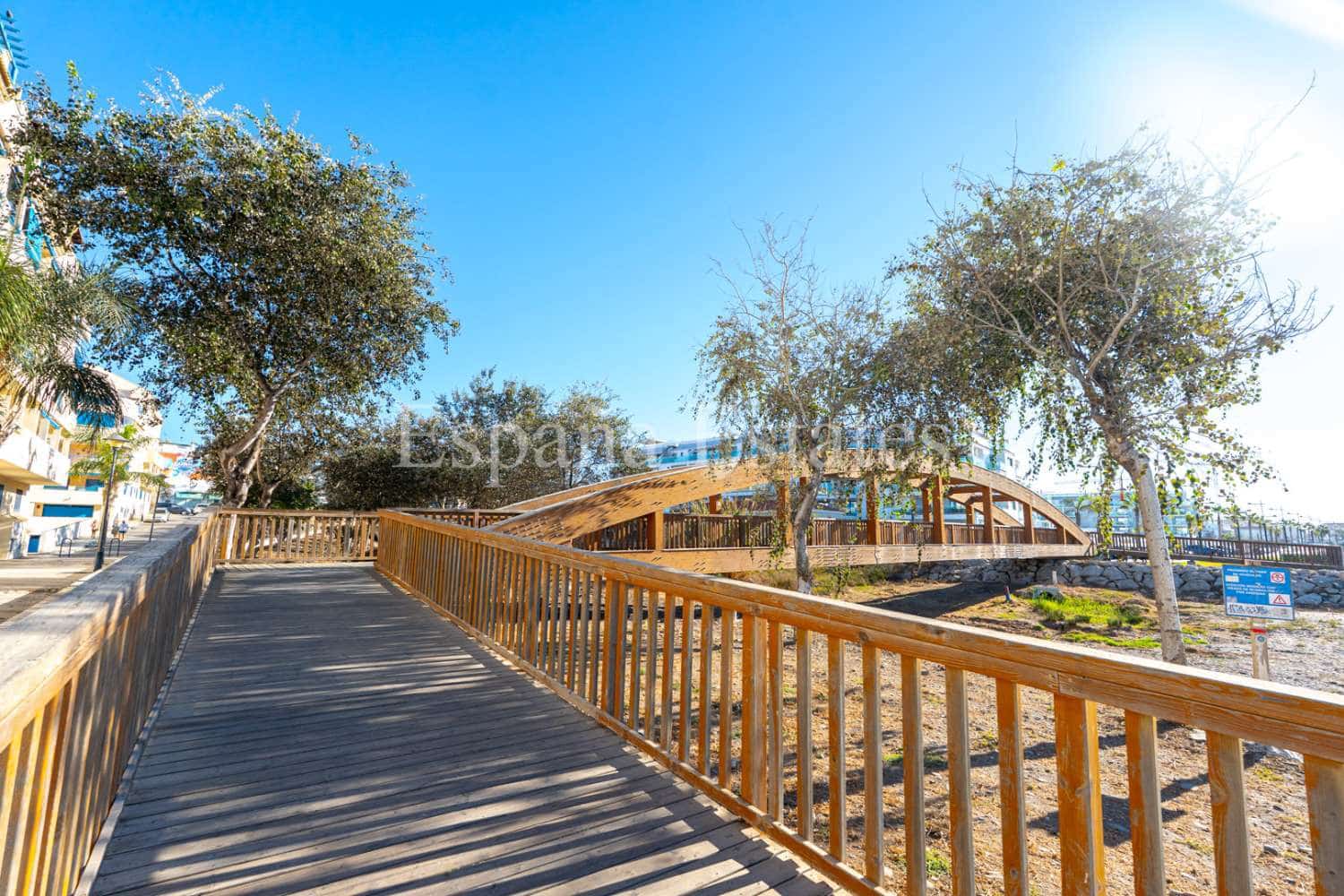 3 soveværelse Strandlejlighed til salg i Torrox-Costa med swimmingpool garage - € 615.000 (Ref: 9129485)