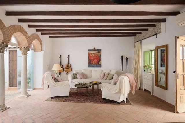 2 sovrum Hus till salu i Centro, Nerja med pool - 1 395 000 € (Ref: 9230308)