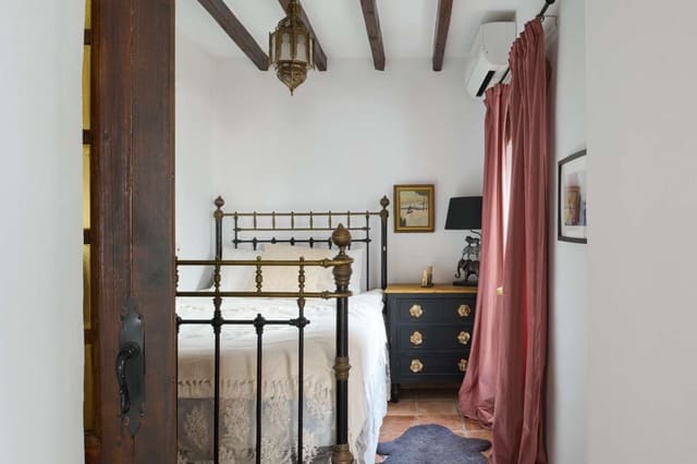 2 sovrum Hus till salu i Centro, Nerja med pool - 1 395 000 € (Ref: 9230308)