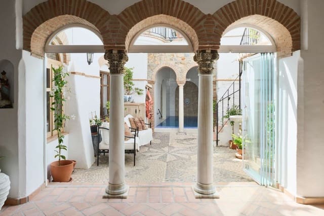 2 sovrum Hus till salu i Centro, Nerja med pool - 1 395 000 € (Ref: 9230308)