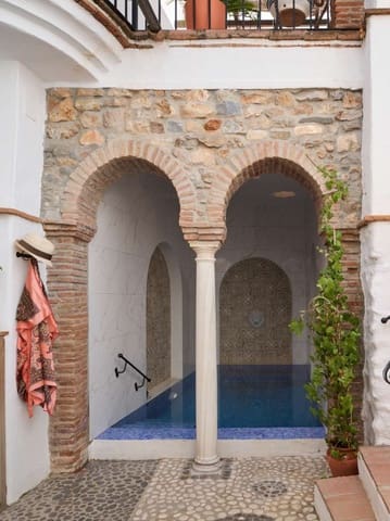 2 sovrum Hus till salu i Centro, Nerja med pool - 1 395 000 € (Ref: 9230308)