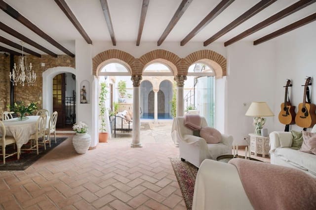 2 sovrum Hus till salu i Centro, Nerja med pool - 1 395 000 € (Ref: 9230308)