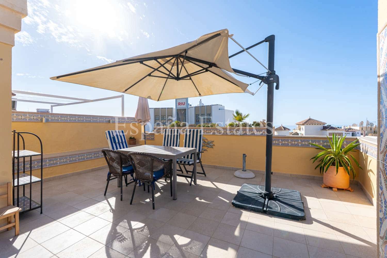 3 bedroom Beach Apartment for sale in Nerja with pool garage - € 450,000 (Ref: 9294181)