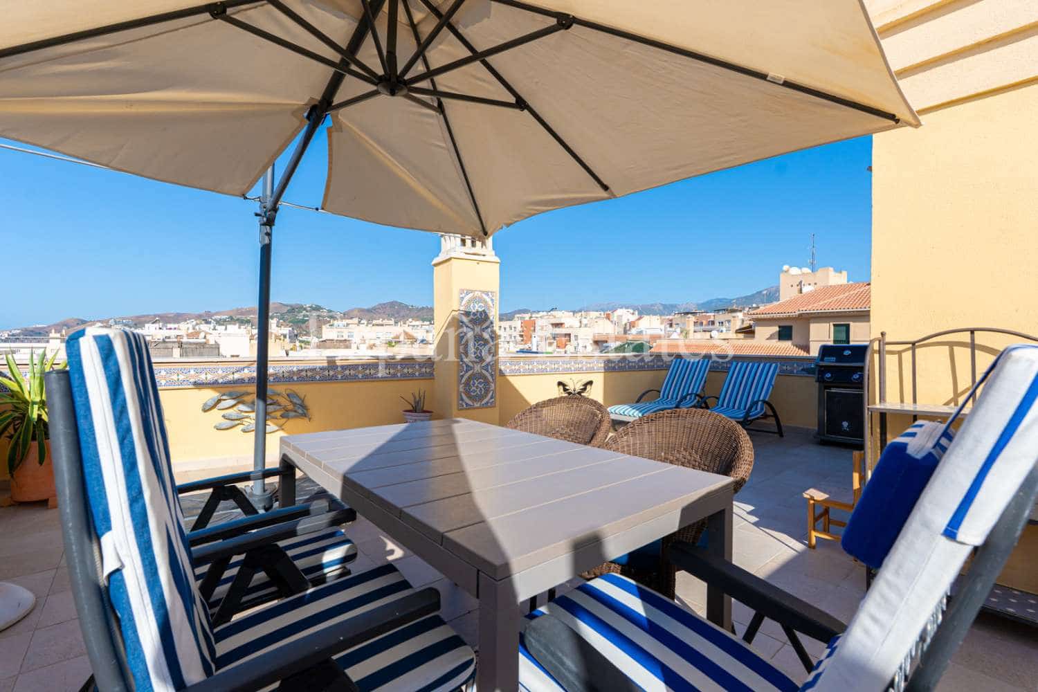 3 bedroom Beach Apartment for sale in Nerja with pool garage - € 450,000 (Ref: 9294181)