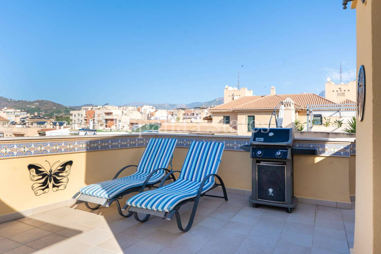 3 bedroom Beach Apartment for sale in Nerja with pool garage - € 450,000 (Ref: 9294181)