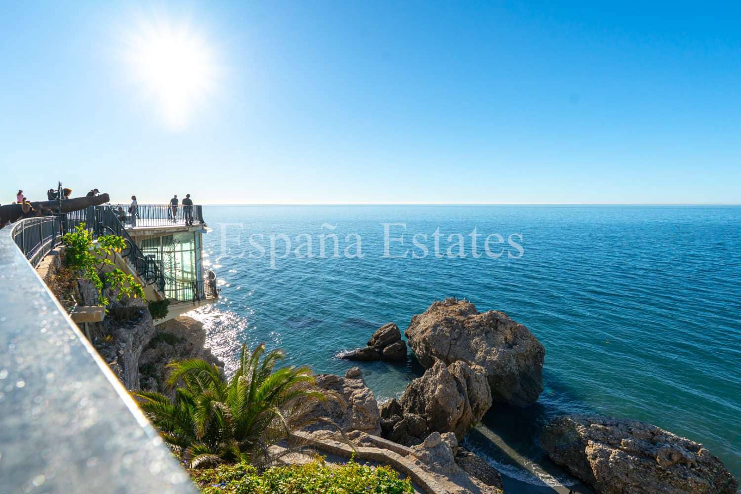 3 bedroom Beach Apartment for sale in Nerja with pool garage - € 450,000 (Ref: 9294181)