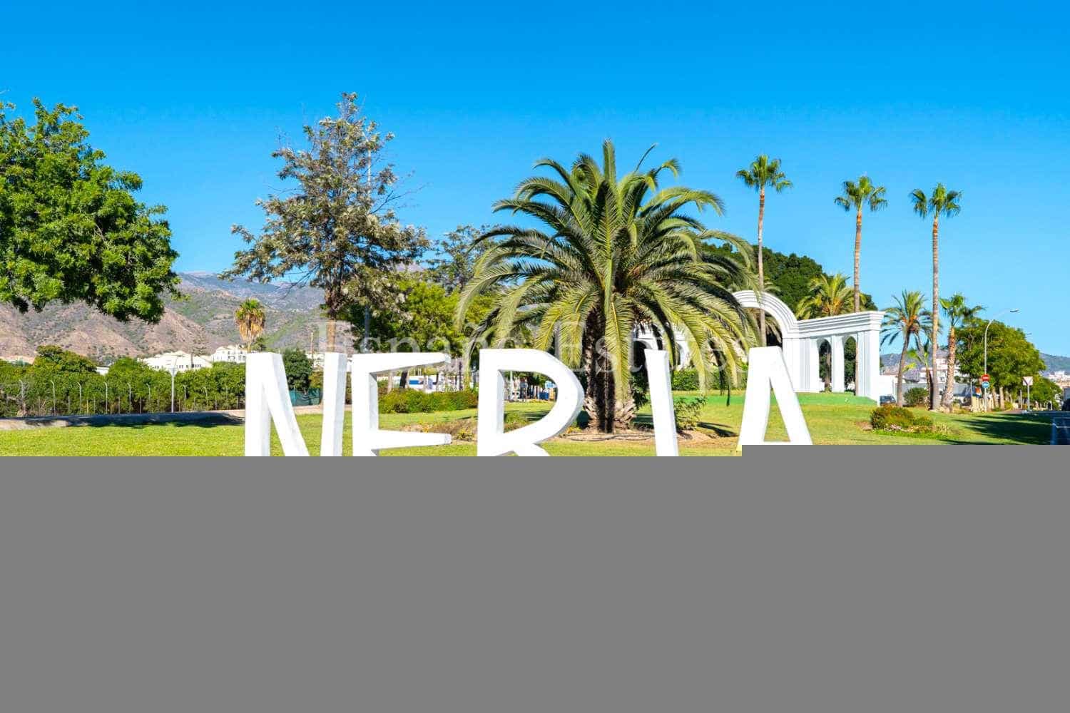 3 bedroom Beach Apartment for sale in Nerja with pool garage - € 450,000 (Ref: 9294181)