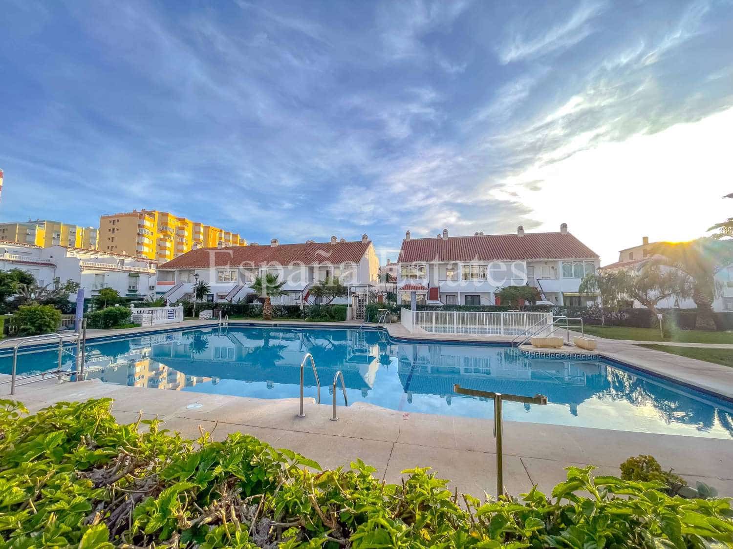 3 Zimmer Wohnung zu verkaufen in Torrox-Costa mit Pool - 269.000 € (Ref: 9296665)