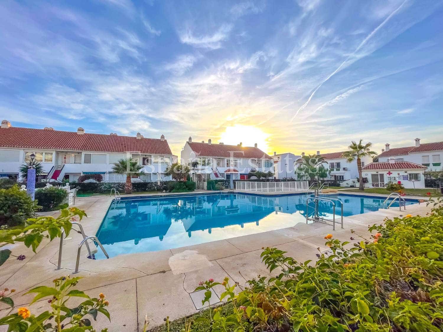 3 Zimmer Wohnung zu verkaufen in Torrox-Costa mit Pool - 269.000 € (Ref: 9296665)