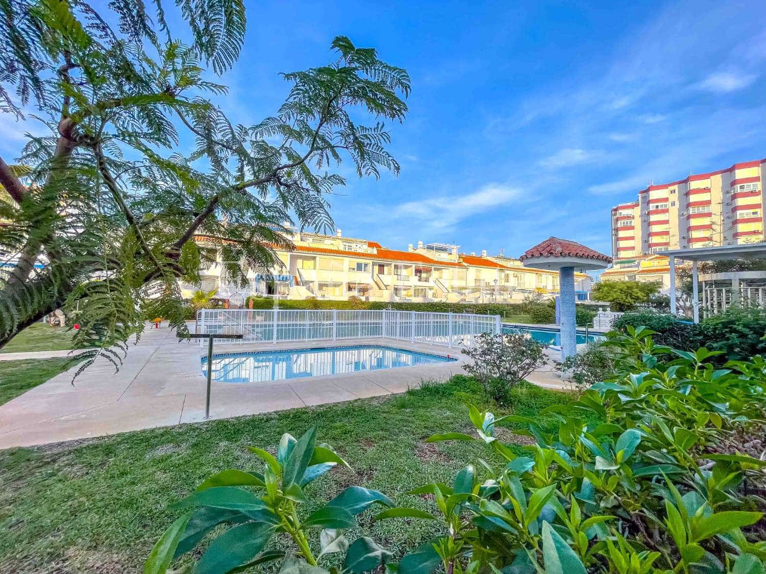 3 Zimmer Wohnung zu verkaufen in Torrox-Costa mit Pool - 269.000 € (Ref: 9296665)