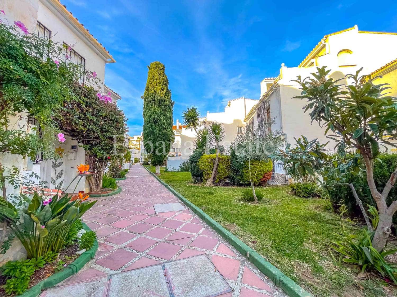 3 Zimmer Wohnung zu verkaufen in Torrox-Costa mit Pool - 269.000 € (Ref: 9296665)