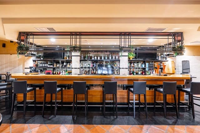Restauracja lub bar na sprzedaż w Centro, Nerja - 295 000 € (Ref: 9374973)