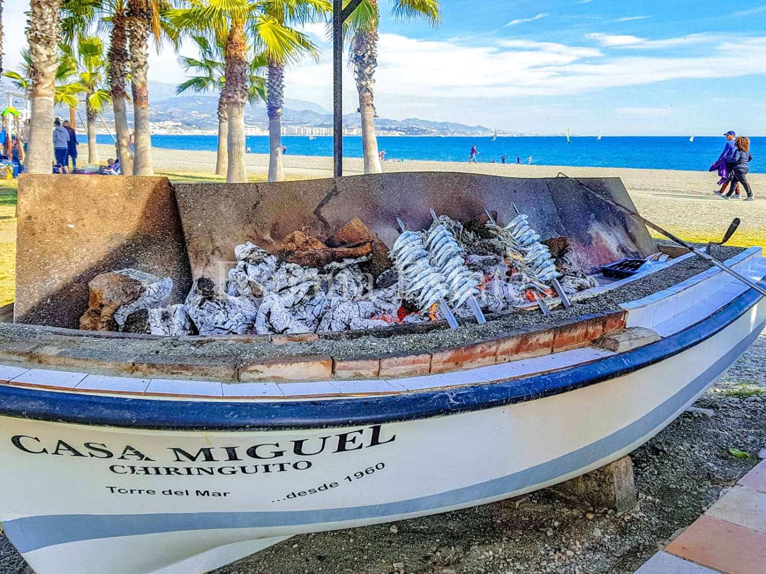 3 bedroom Beach Apartment for sale in Torre del Mar with pool - € 431,000 (Ref: 9508387)