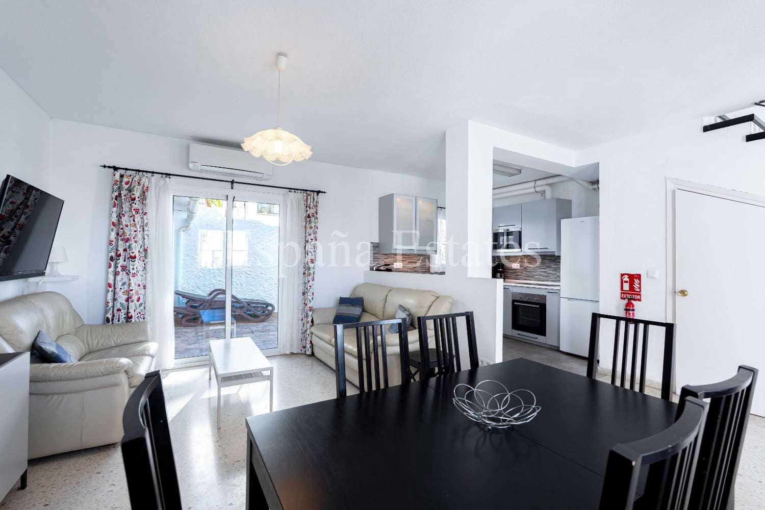 3 sovrum Radhus till salu i Nerja med pool - 399 000 € (Ref: 9533370)