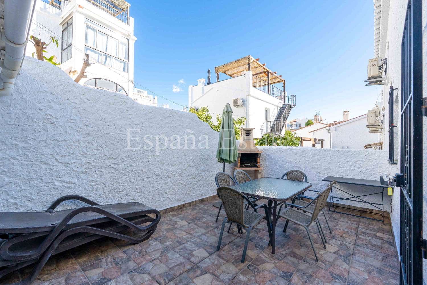 3 sovrum Radhus till salu i Nerja med pool - 399 000 € (Ref: 9533370)