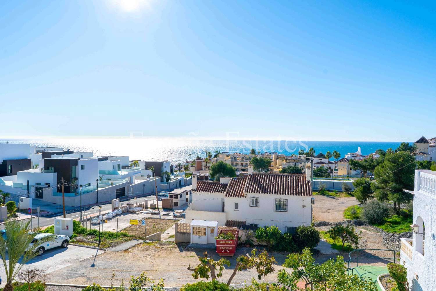 3 sovrum Radhus till salu i Nerja med pool - 399 000 € (Ref: 9533370)