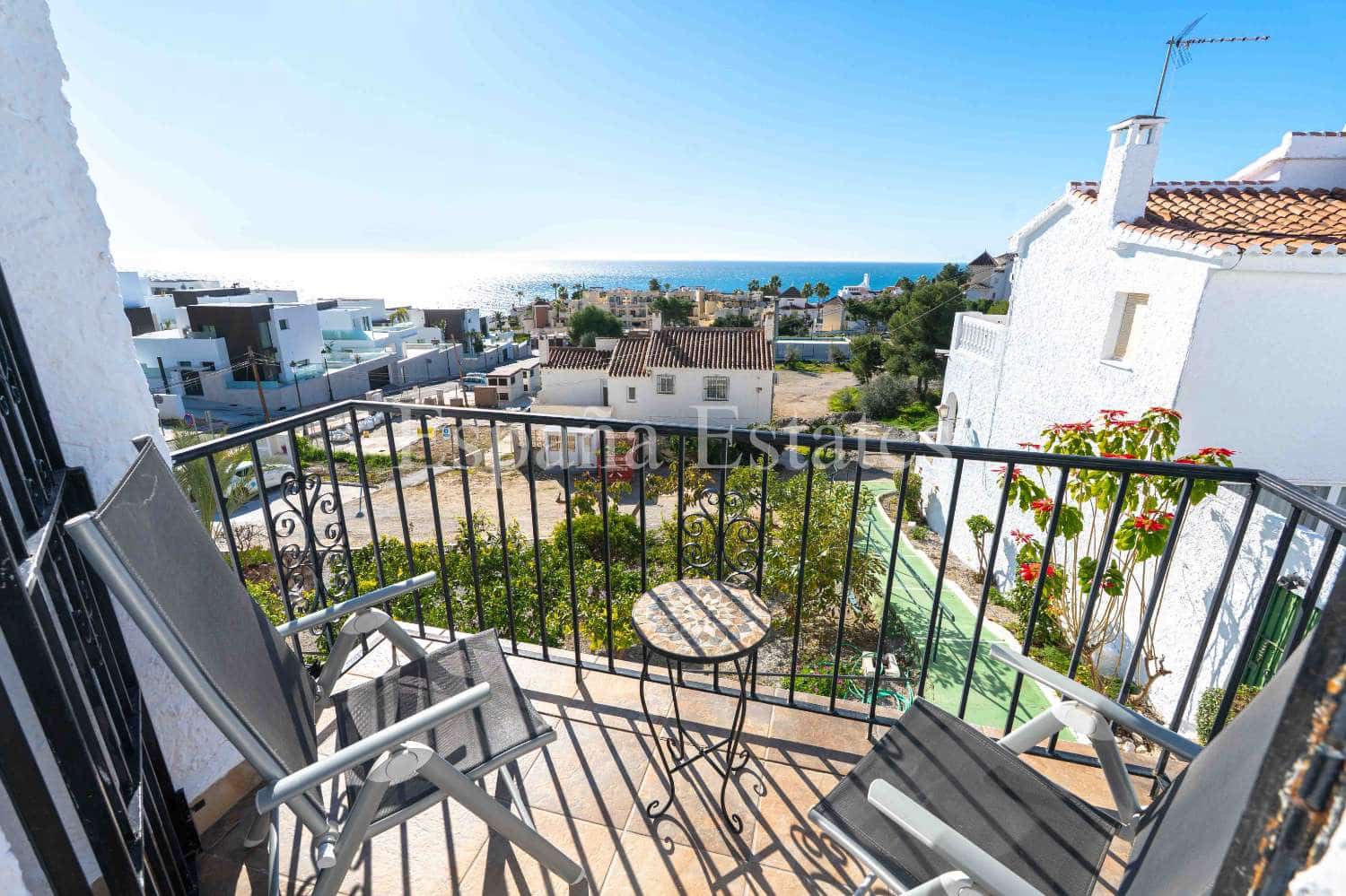 3 sovrum Radhus till salu i Nerja med pool - 399 000 € (Ref: 9533370)
