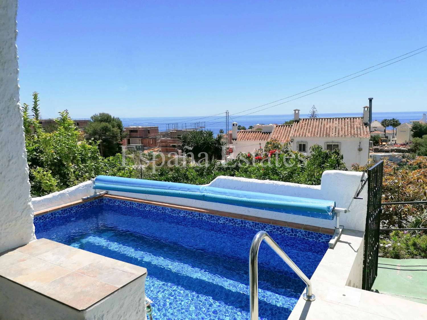 3 sovrum Radhus till salu i Nerja med pool - 399 000 € (Ref: 9533370)