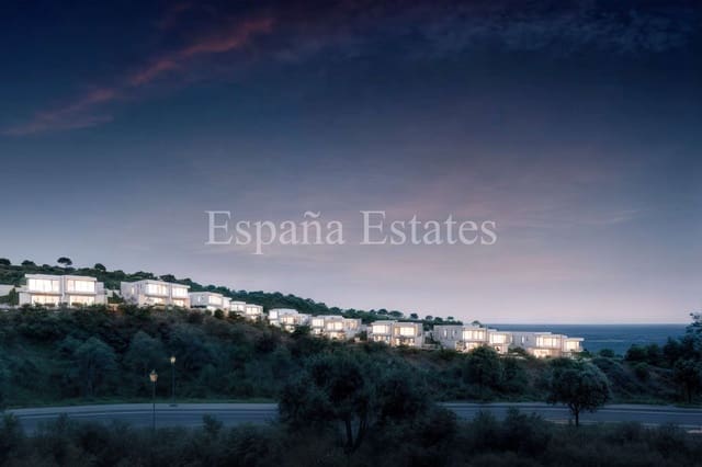 Pareado de 4 habitaciones en Lagos, Vélez-Málaga en venta con piscina - 425.000 € (Ref: 9665935)