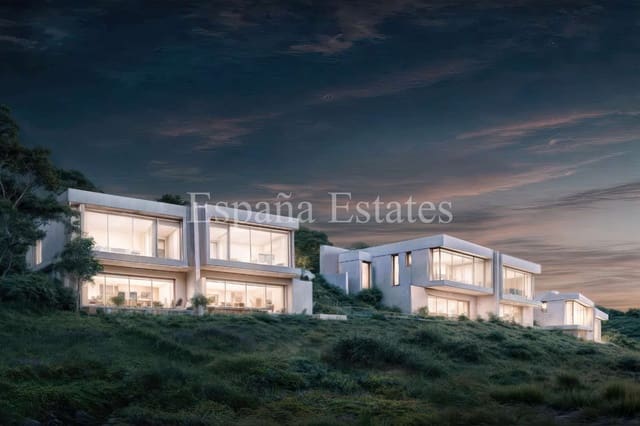 Pareado de 4 habitaciones en Lagos, Vélez-Málaga en venta con piscina - 425.000 € (Ref: 9665935)