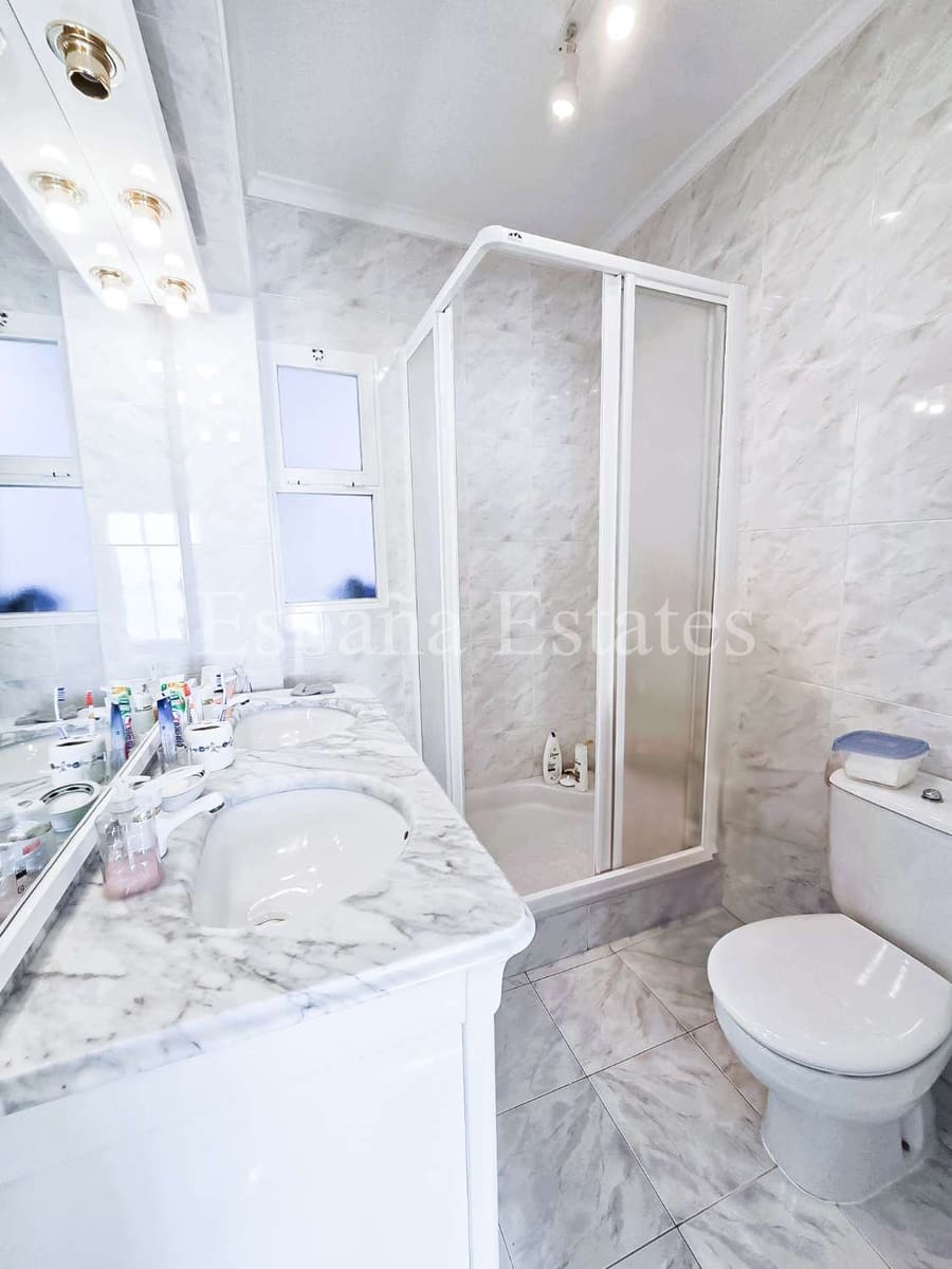 2 bedroom Beach Apartment for sale in Nerja with garage - € 570,000 (Ref: 9735204)