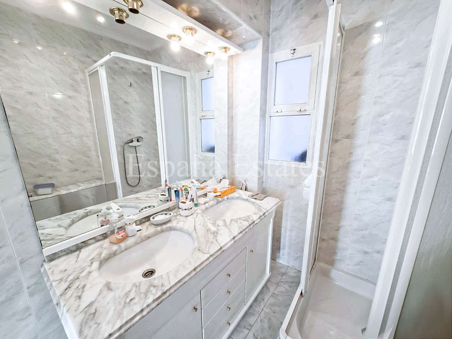 2 bedroom Beach Apartment for sale in Nerja with garage - € 570,000 (Ref: 9735204)